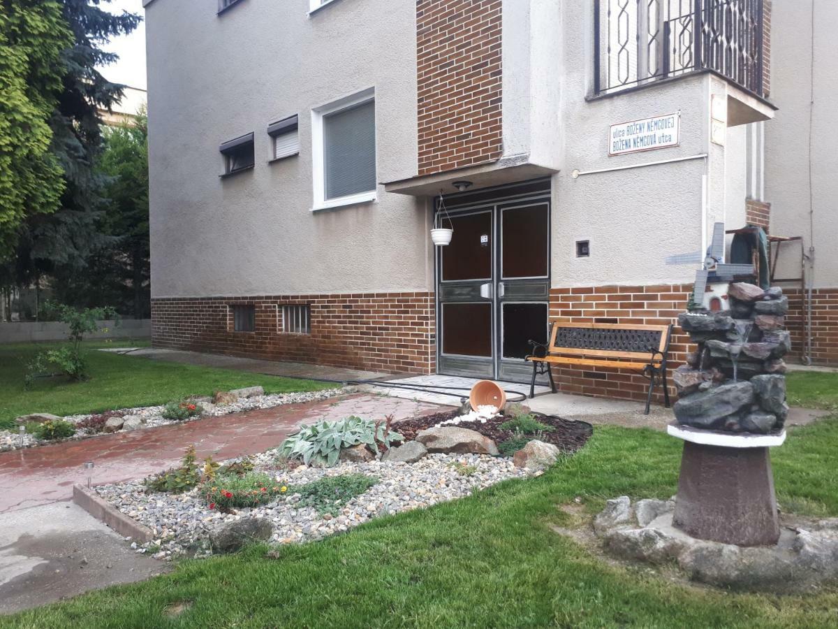 Aparthotel Elisa Komárno Exterior foto